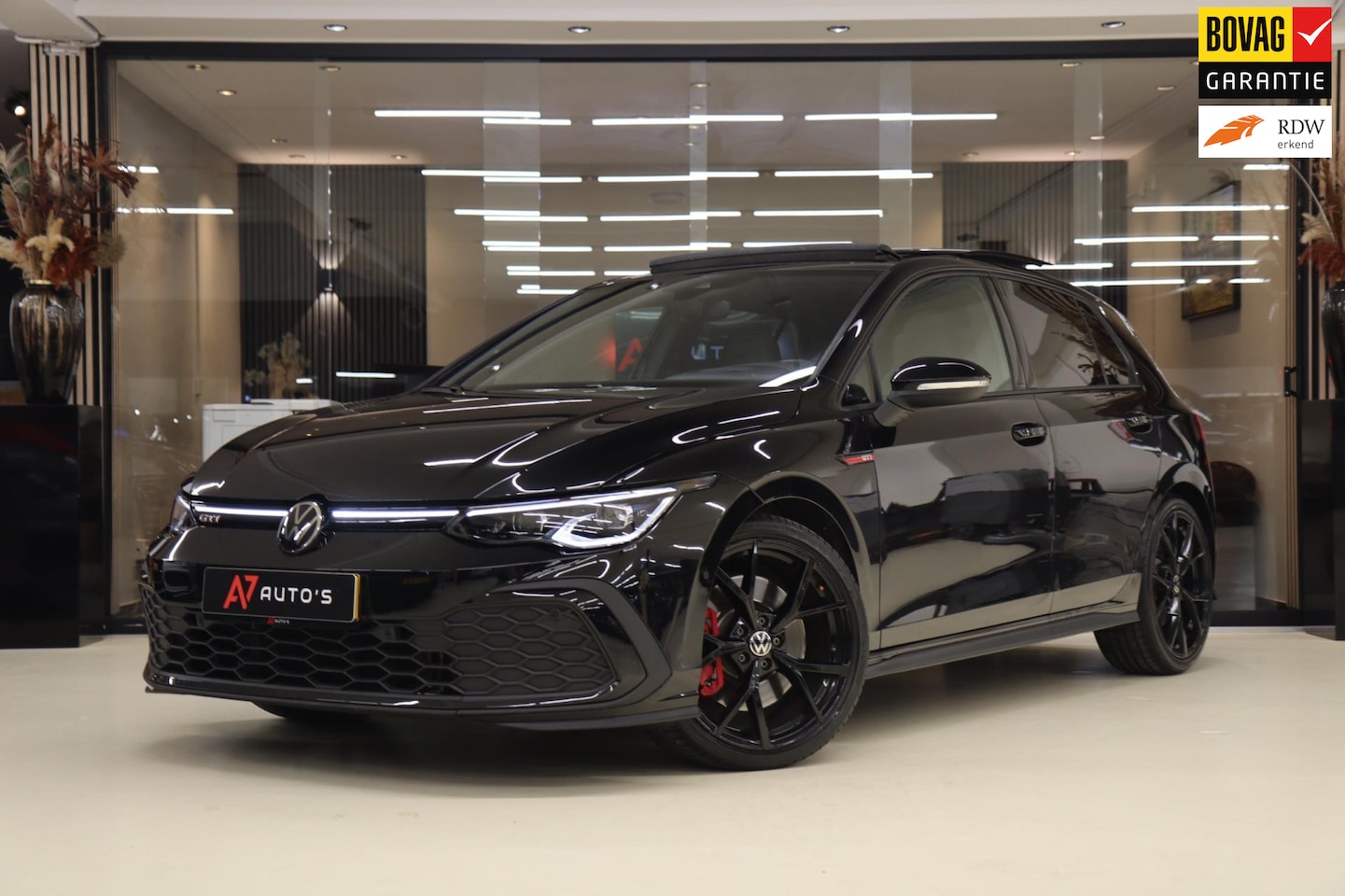 Volkswagen Golf - 2.0 TSI GTI BLACKSTYLE/PANO/250PK/HEDUP/CARPLAY/VOL - AutoWereld.nl
