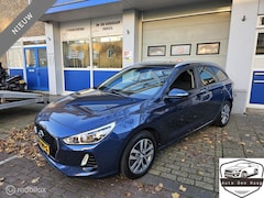 Hyundai i30 - 1.0 T-GDi Family + Luxe Uitvoering Dealeronderhouden Carplay Camera Winterpakket