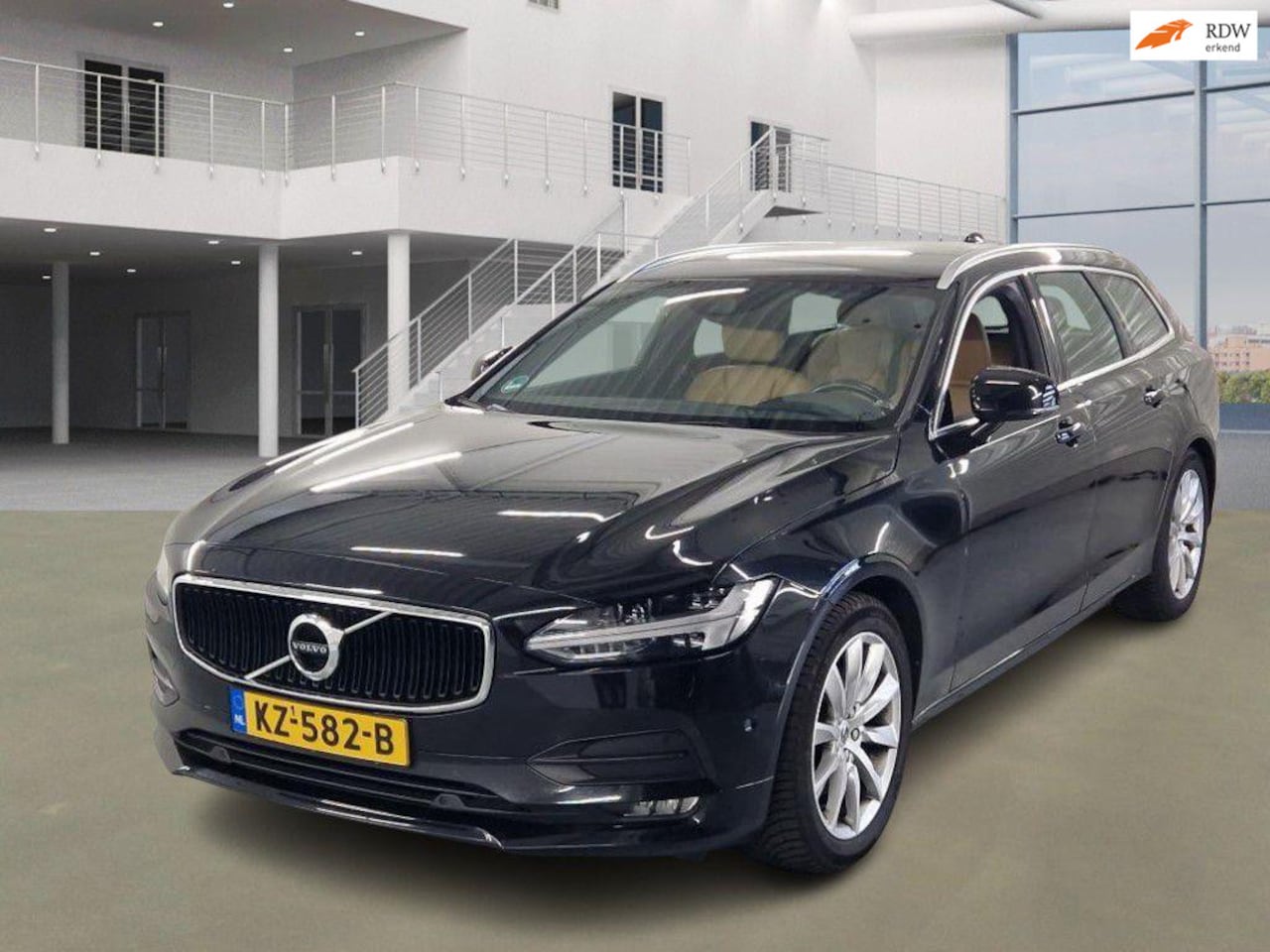 Volvo V90 - 2.0 D4 Momentum EXPORT - AutoWereld.nl