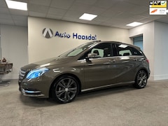 Mercedes-Benz B-klasse - 180 Ambition|PANO|TREKHAAK|LEDER|18"|CARPLAY