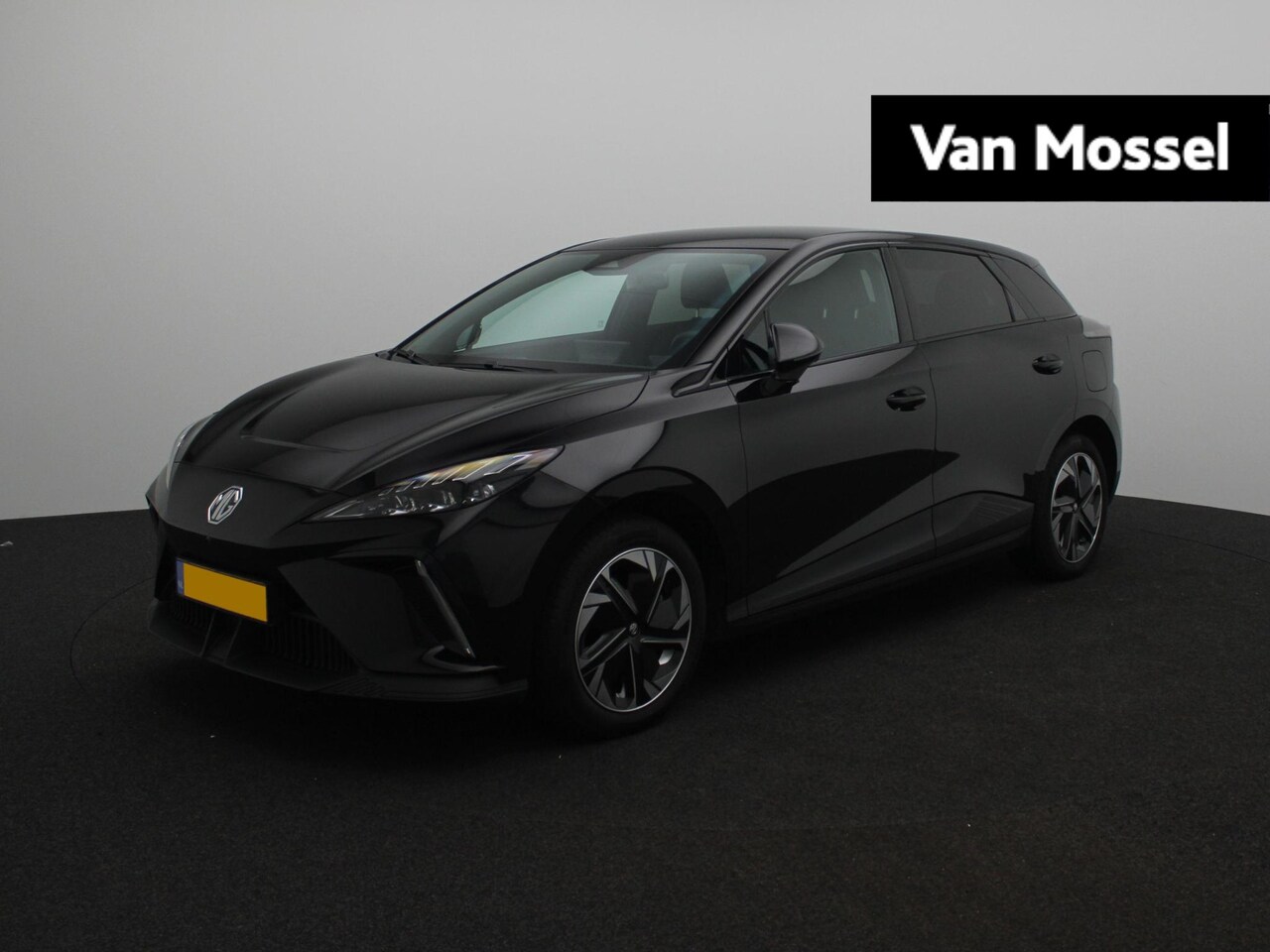 MG 4 - Long Range Luxury 64 kWh - AutoWereld.nl