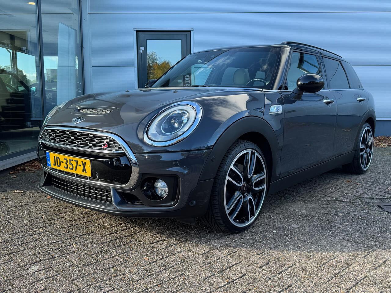 MINI Clubman - 2.0 COOPER S | LEER | HUD | TREKHAAK | PANO - AutoWereld.nl