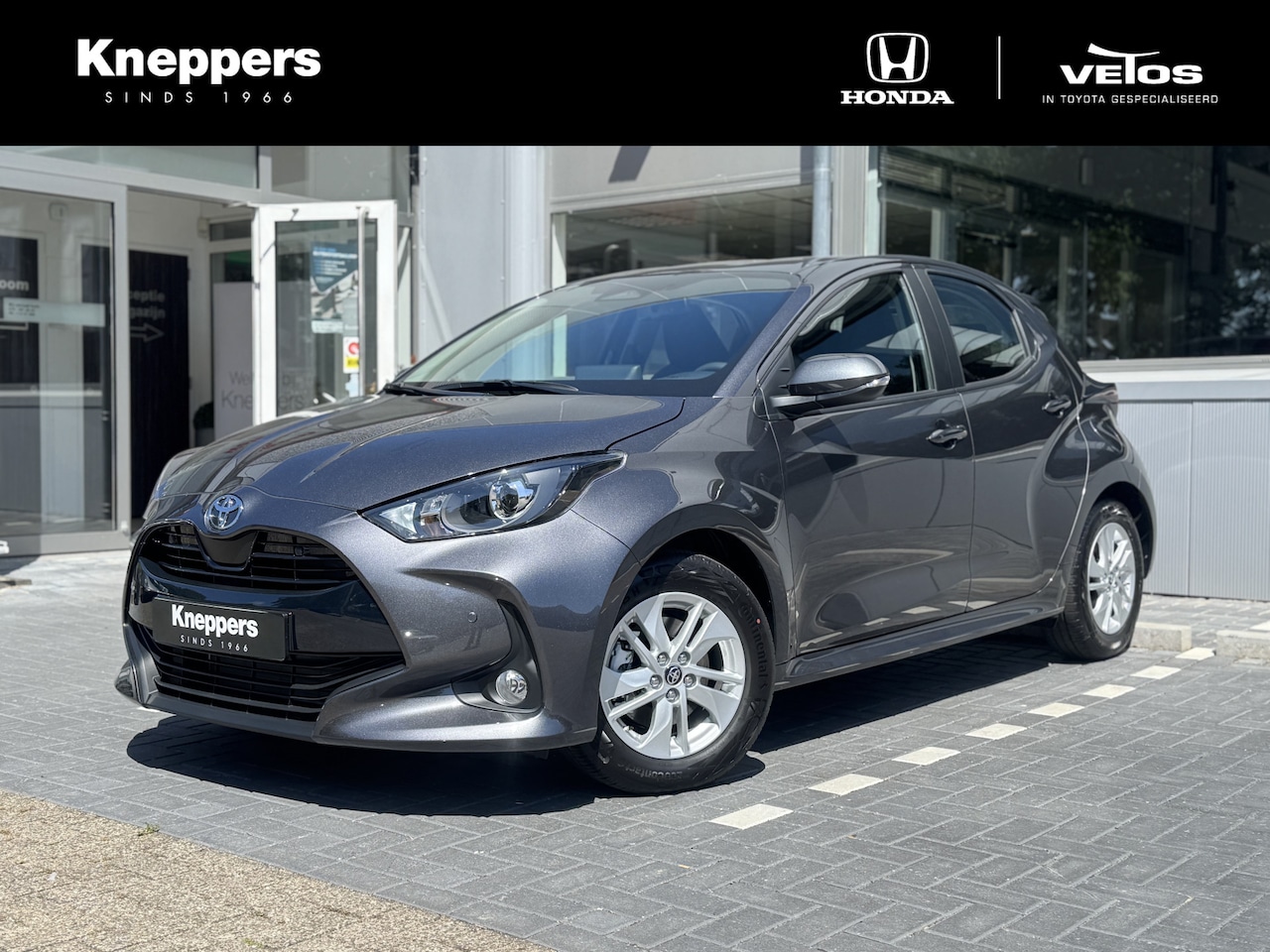 Toyota Yaris - 1.5 Hybrid 115 Active PLUS Parkeersensoren V+A, Lichtmetalen velgen, Voorstoelen verwarmd - AutoWereld.nl