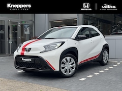 Toyota Aygo X - 1.0 VVT-i Play + Red Pack Apple/Android, Cruise control, Voorstoelen verwarmd , All-in Rij