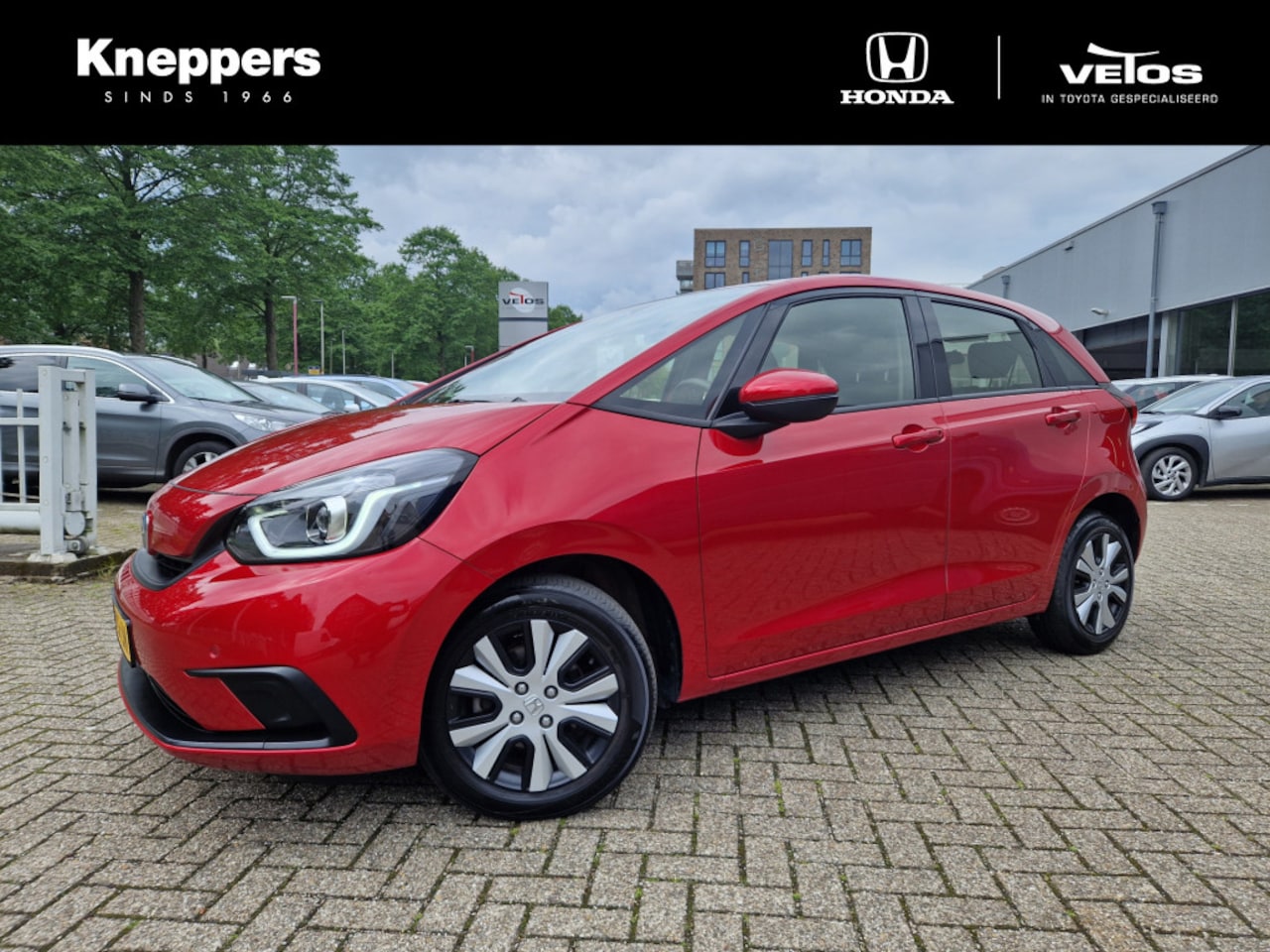 Honda Jazz - 1.5 e:HEV Elegance Parkeersensoren V+A, Apple/Android, Voorstoelen verwarmd , All-in Rijkl - AutoWereld.nl