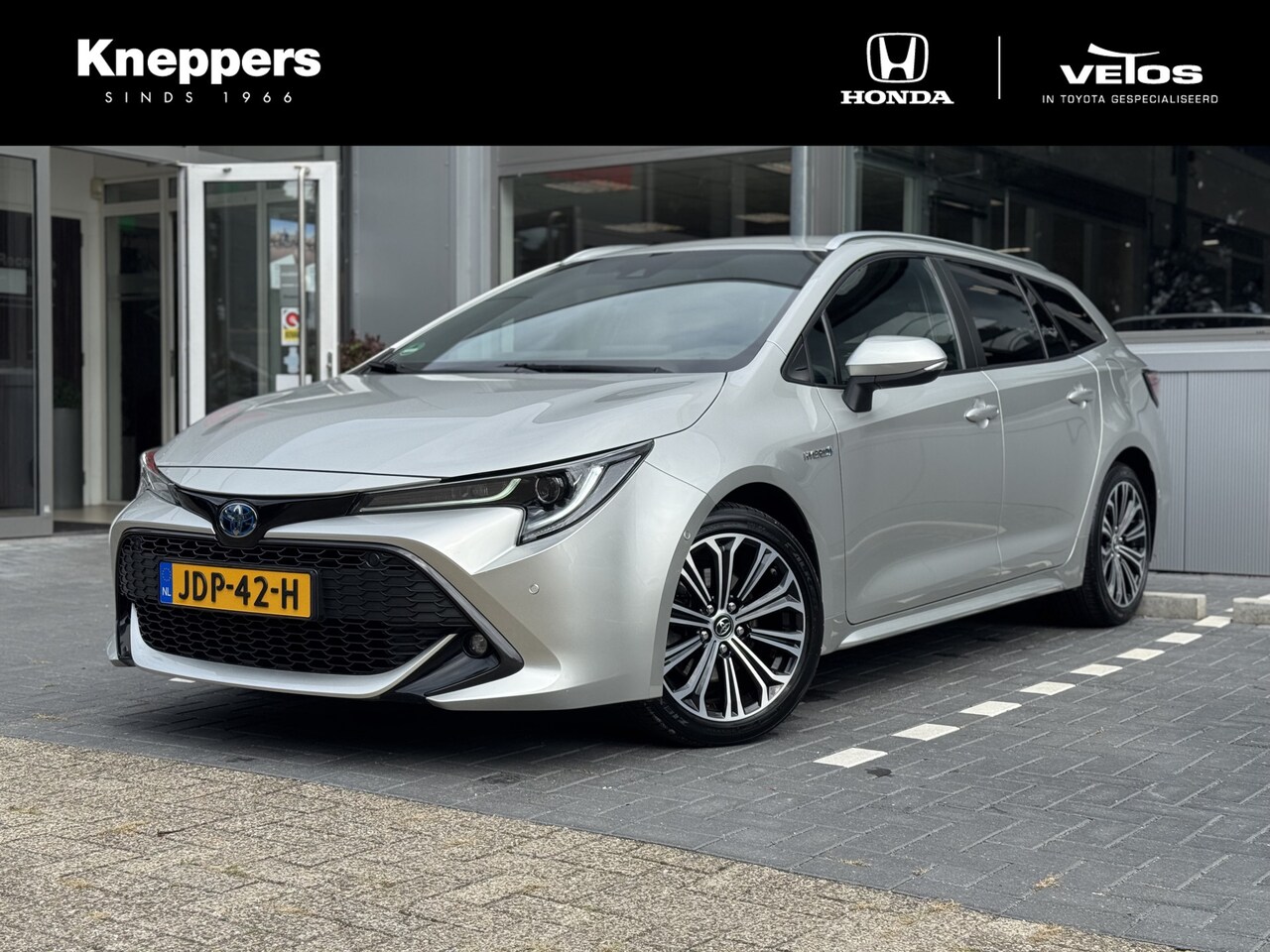 Toyota Corolla Touring Sports - 2.0 Hybrid Style Navigatie, Dodehoekdetectie, Parkeersensoren V+A , All-in Rijklaarprijs - AutoWereld.nl