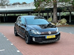 Volkswagen Golf - 2.0 GTI (Stage 2) Black on Black 300PK DSG-7