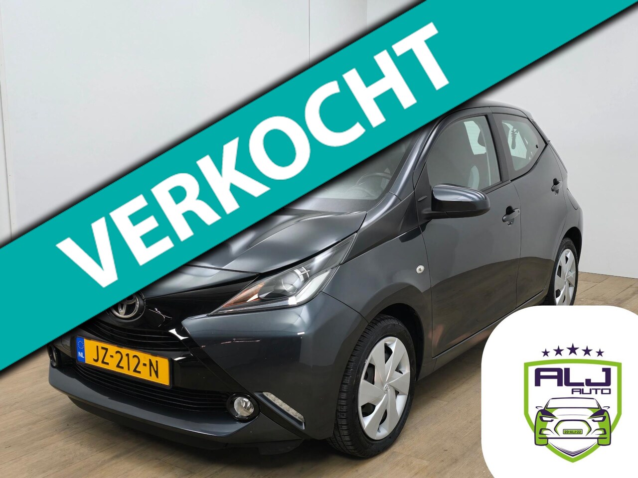 Toyota Aygo - Occasion 1.0 VVT-i x-play met parkeercamera (!) | Tweedehands Toyota Aygo in antracietgrij - AutoWereld.nl
