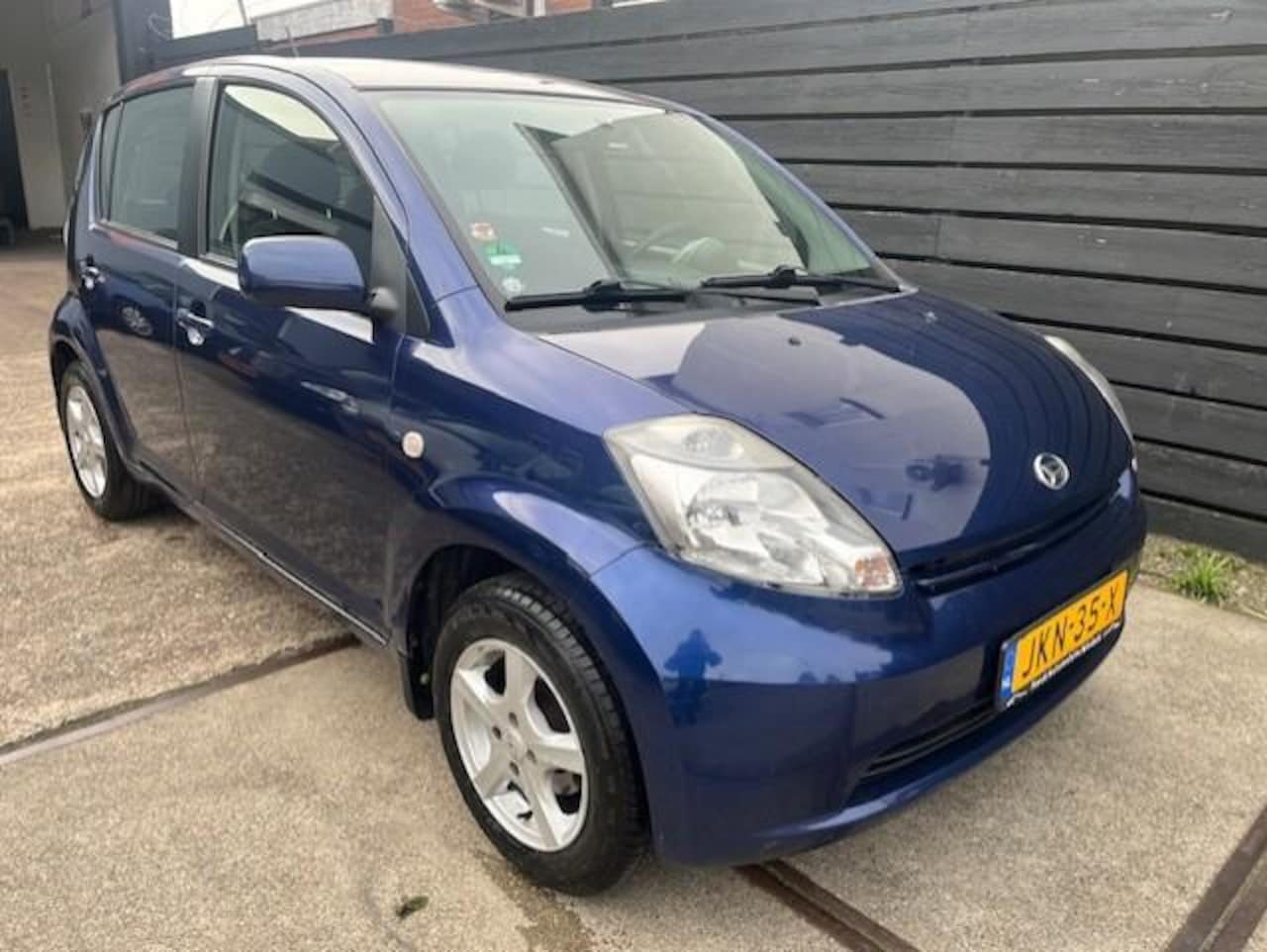 Daihatsu Sirion 2 - 1.3-16V Comfort AUTOMAAT/AIRCO/5DEURS/NIEUWE APK! - AutoWereld.nl