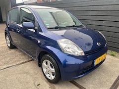 Daihatsu Sirion 2 - 1.3-16V Comfort AUTOMAAT/AIRCO/5DEURS/NIEUWE APK