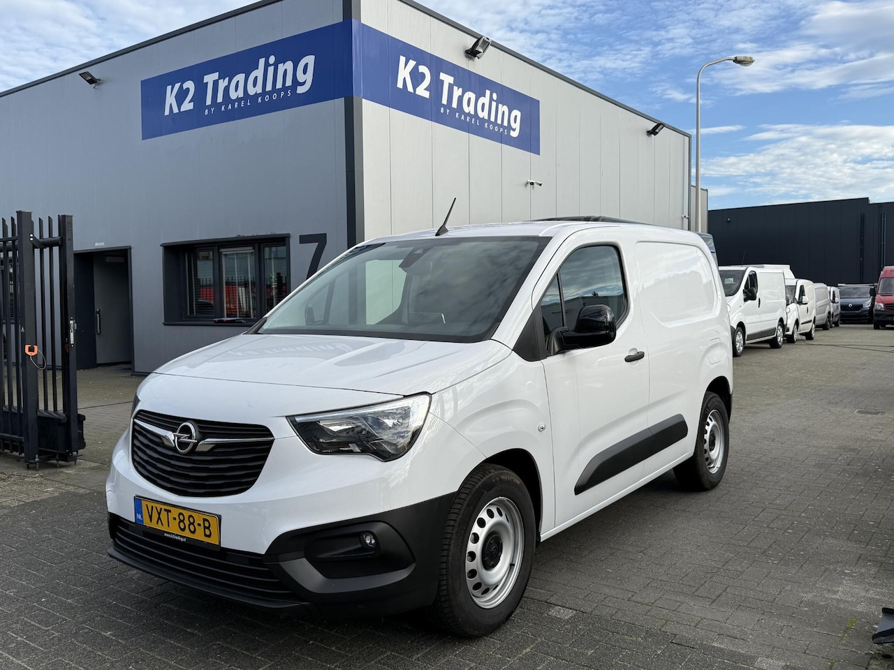 Opel Combo Electric - 136 L1 50kWh BATTERIJ 100% SoH CAMMERA CARPLAY - AutoWereld.nl