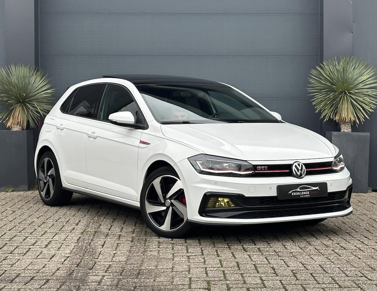 Volkswagen Polo - 2.0 TSI GTI Virtual Pano Led Automaat - AutoWereld.nl