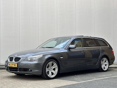 BMW 5-serie Touring - 520d l Panoramadak l Leer l