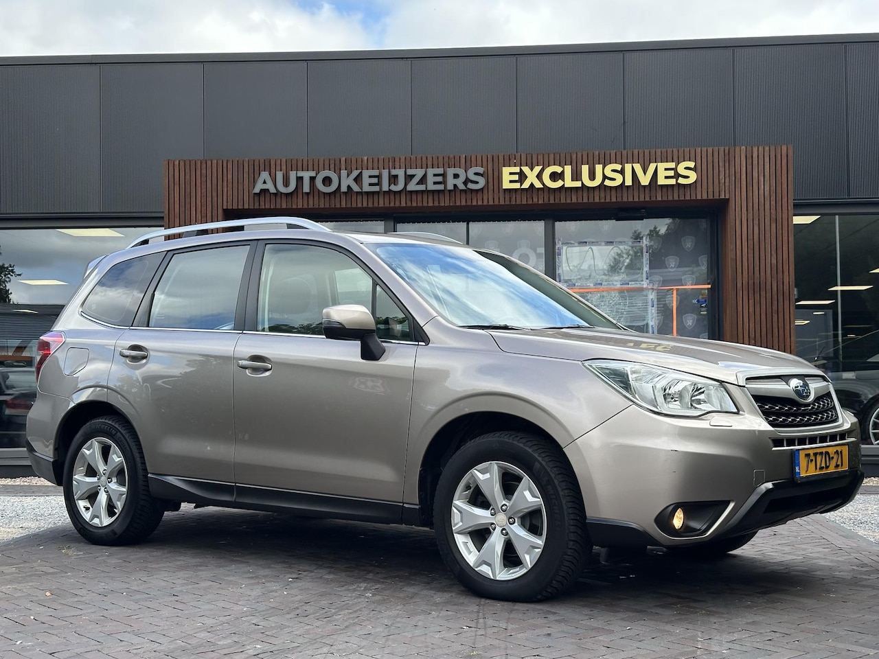 Subaru Forester - 2.0 Luxury Plus Pano Camera Clima Cruise Trekhaak 17"LM - AutoWereld.nl