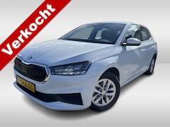 Skoda Fabia - 1.0 TSI Ambition DSG Automaat Navigatie / Carplay / LED-koplampen / Parkeersensoren