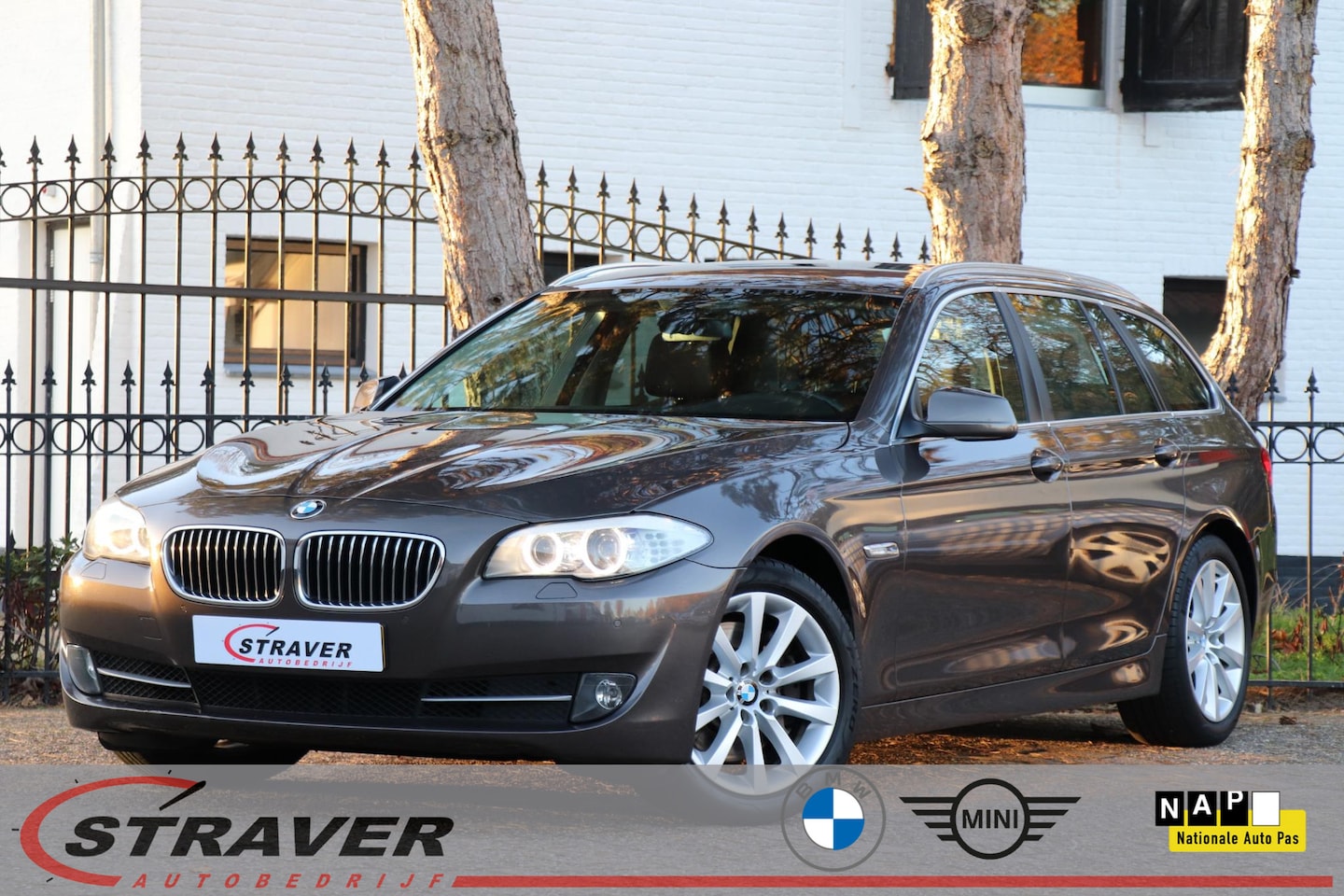 BMW 5-serie Touring - 528i High Executive |Sportstoelen |Trekhaak |18" - AutoWereld.nl