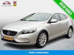 Volvo V40 - 2.0 D2 Momentum / Metallic Silver / Cruise control / Volledig dealeronderhouden