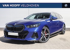 BMW 5-serie Touring - 530e M Sport Automaat / Trekhaak / Stoelventilatie / Comfort Access / Adaptieve LED / Park