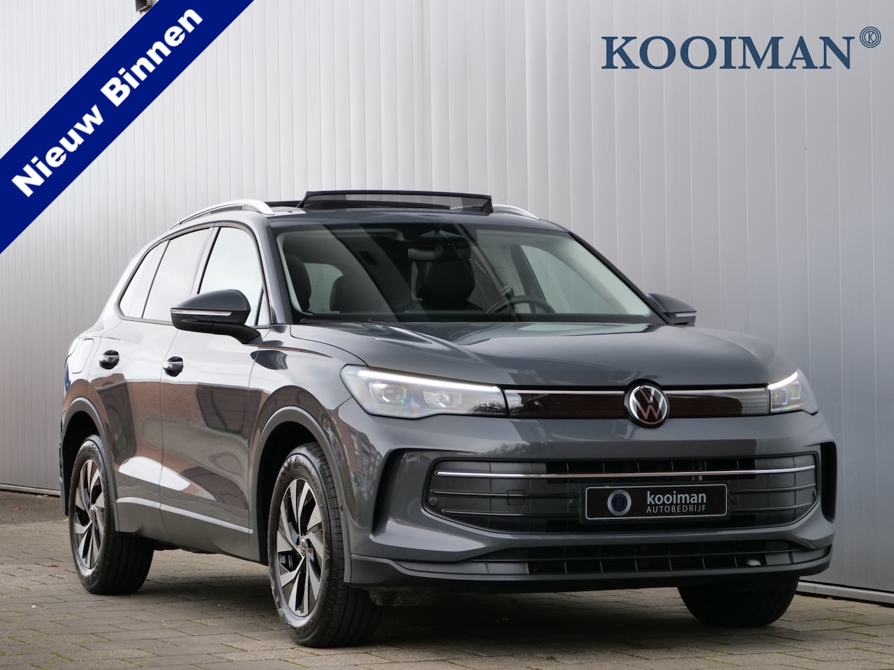 Volkswagen Tiguan - 1.5 eTSI Life Edition 150 Pk Automaat Camera / Apple Carplay / DAB / Pano-dak / Winterpakk - AutoWereld.nl