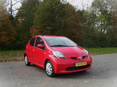 Toyota Aygo - 1.0-12V + . 5 Deurs . Airco . Elec ramen . Centrale deurvergrendeling . enz