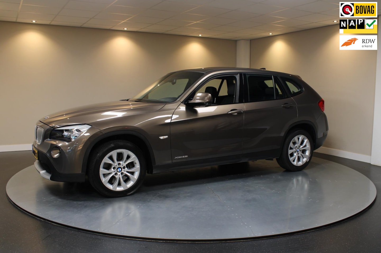 BMW X1 - XDrive28i Executive *259Pk Automaat* Camera|Cruise|Navi|PDC - AutoWereld.nl