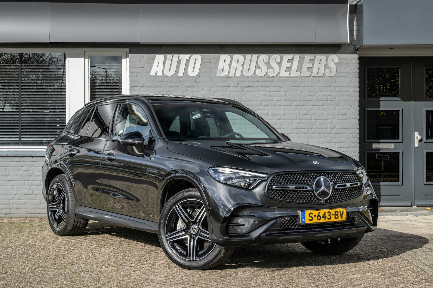 Mercedes-Benz GLC-klasse - 300e 4MATIC AMG Line Orig. NL Dealer onderhouden! - AutoWereld.nl