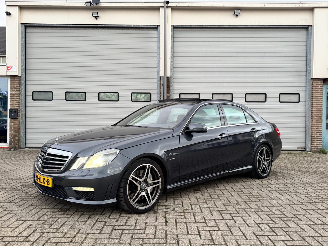 Mercedes-Benz E-klasse - AMG 63 ( NIEUWE STAAT ) Collectors item - AutoWereld.nl