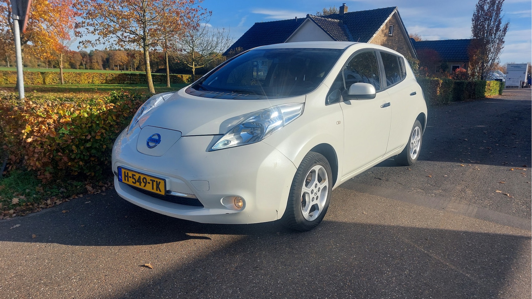 Nissan LEAF - Acenta 24 kWh CLIMA/NAVI BJ 2015 - AutoWereld.nl