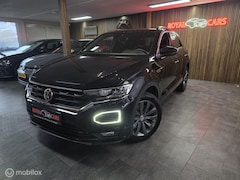 Volkswagen T-Roc - 1.5 TSI Sport R-Line/ Acc/ A.Camera/ DSG