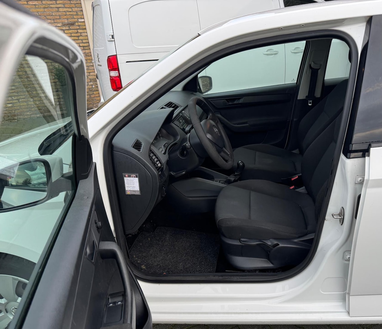 Skoda Fabia - 1.0 Sprint 5 Deurs Bj 2015 weinig kilometers - AutoWereld.nl