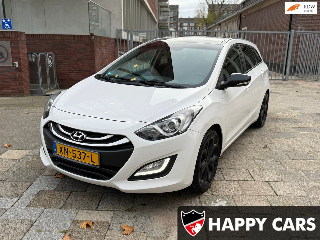 Hyundai i30 Wagon - Wagon.NAVI.SHUIFDAK 1.6 GDI Business Edition - AutoWereld.nl
