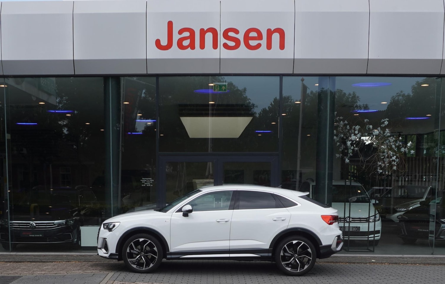 Audi Q3 Sportback - 35 TFSI S Edition | Navi | CarPlay | DAB | LED | 20" - AutoWereld.nl