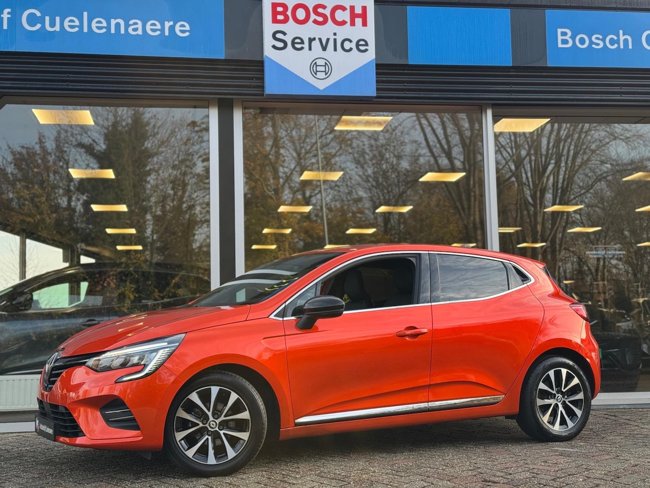 Renault Clio - TCe 90 Techno Navi / Camera & P-sensoren / Clima / LM velgen / Full LED - AutoWereld.nl
