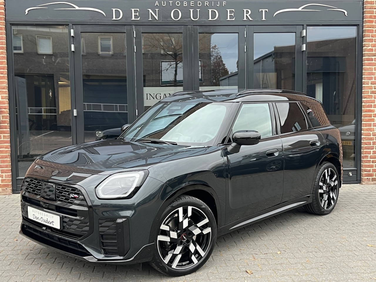 MINI Countryman - Mini 1.5 C John Cooper Works XL PANO/MASSAGE ALLE OPTIE'S!! - AutoWereld.nl