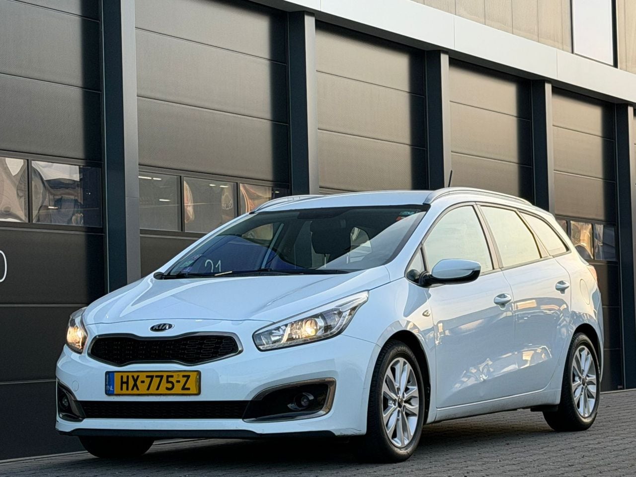 Kia Cee'd Sportswagon - Cee d 1.0 T-GDi Navi Camera PDC - AutoWereld.nl