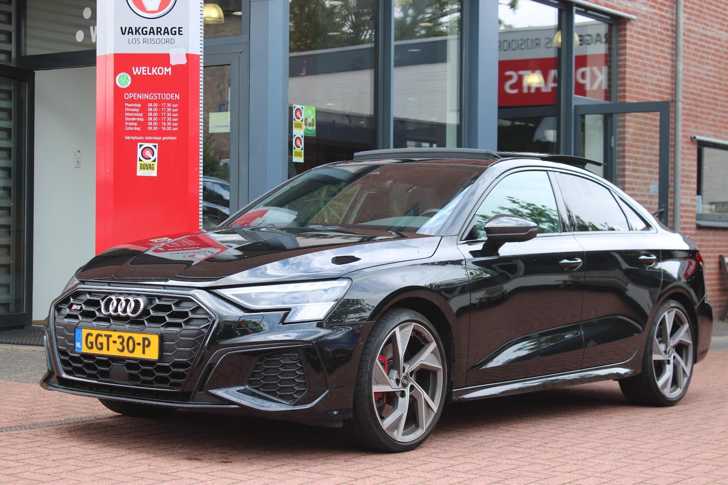 Audi A3 Limousine - *S3* | Schuifdak | Carplay | Stoelverwarming | Camera | PDC | Cruise & Climate Control | P - AutoWereld.nl