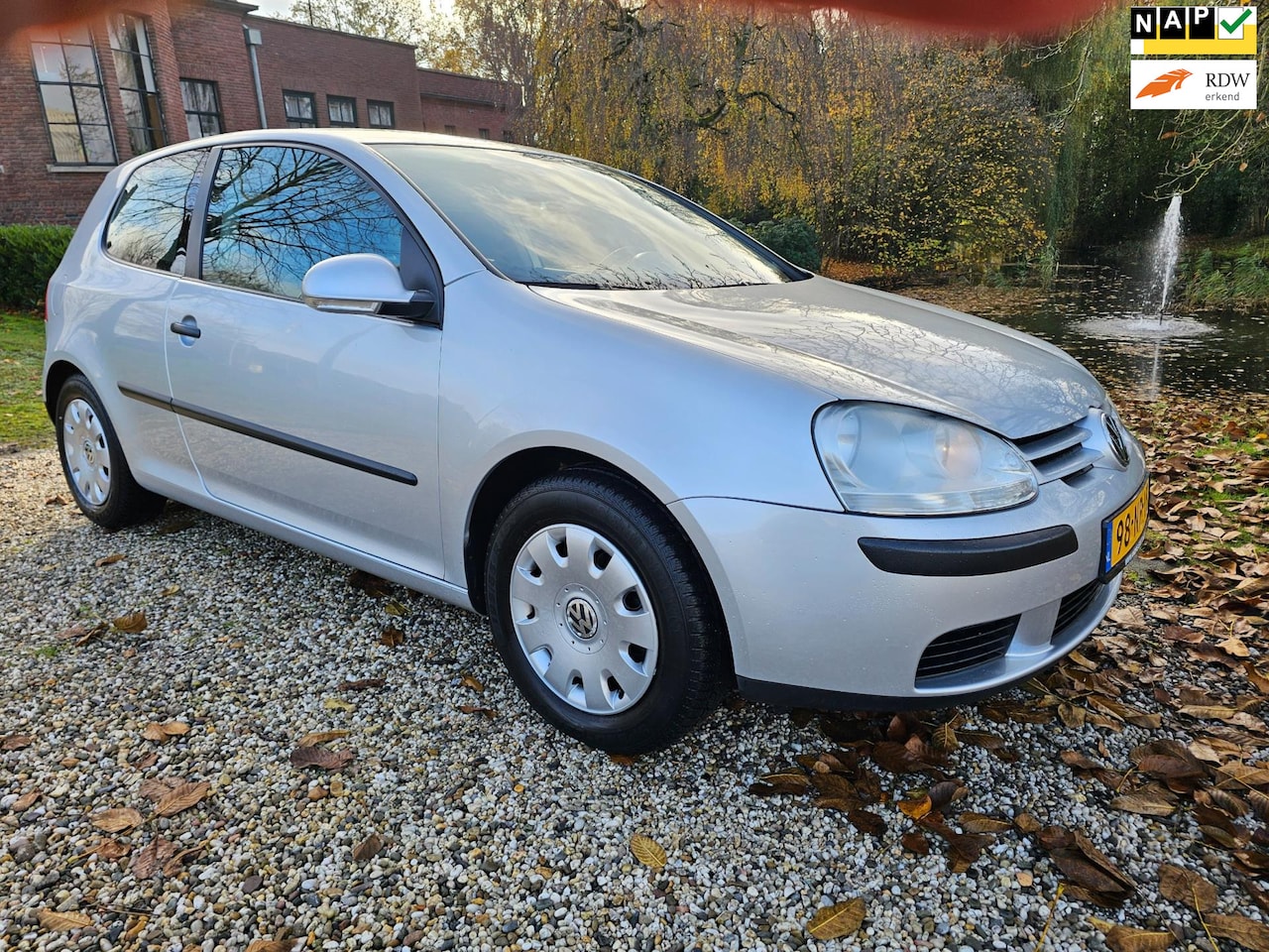 Volkswagen Golf - 1.6 FSI Trendline 83.000km - AutoWereld.nl