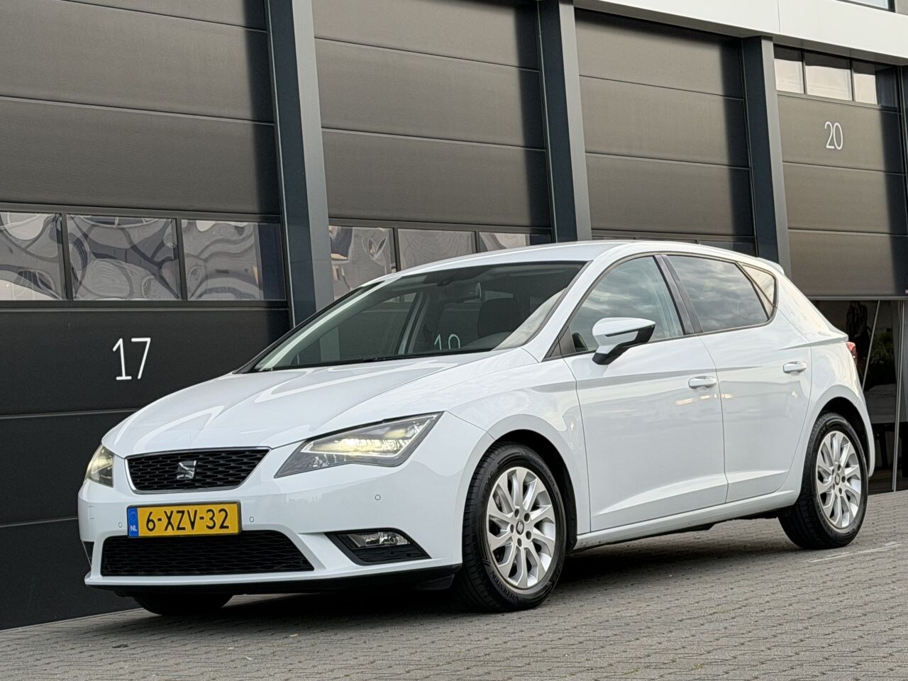 SEAT LEON