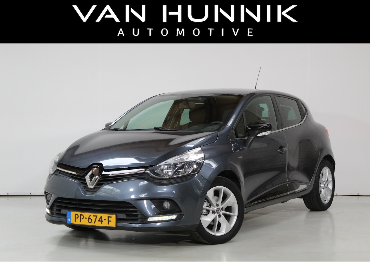 Renault Clio - 0.9 TCe Limited | Navi | Cruise | Keyless | Dealer Onderhouden - AutoWereld.nl
