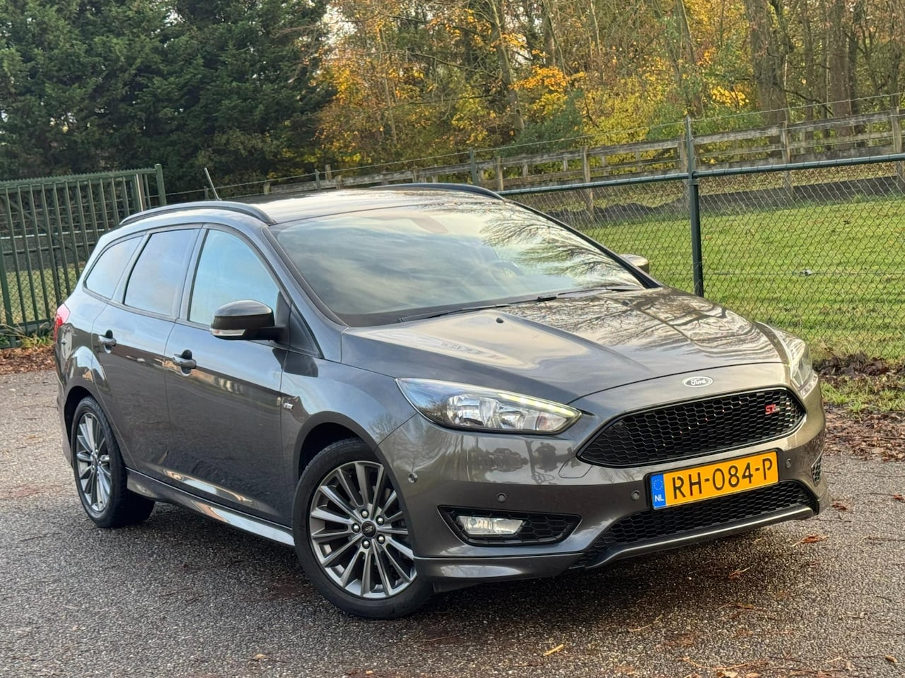 Ford Focus Wagon - 1.0 ST-Line /Trekhaak/Navi/Cruise/ST-line/ - AutoWereld.nl