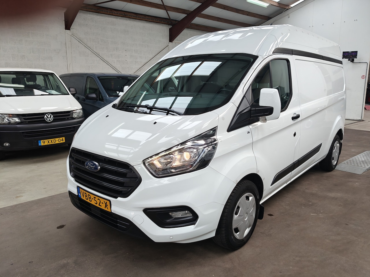 Ford Transit Custom - 320 2.0 TDCI L2H2 Trend 320 2.0 TDCI L2H2 Trend , CC, Camera, 78DKM!!! - AutoWereld.nl