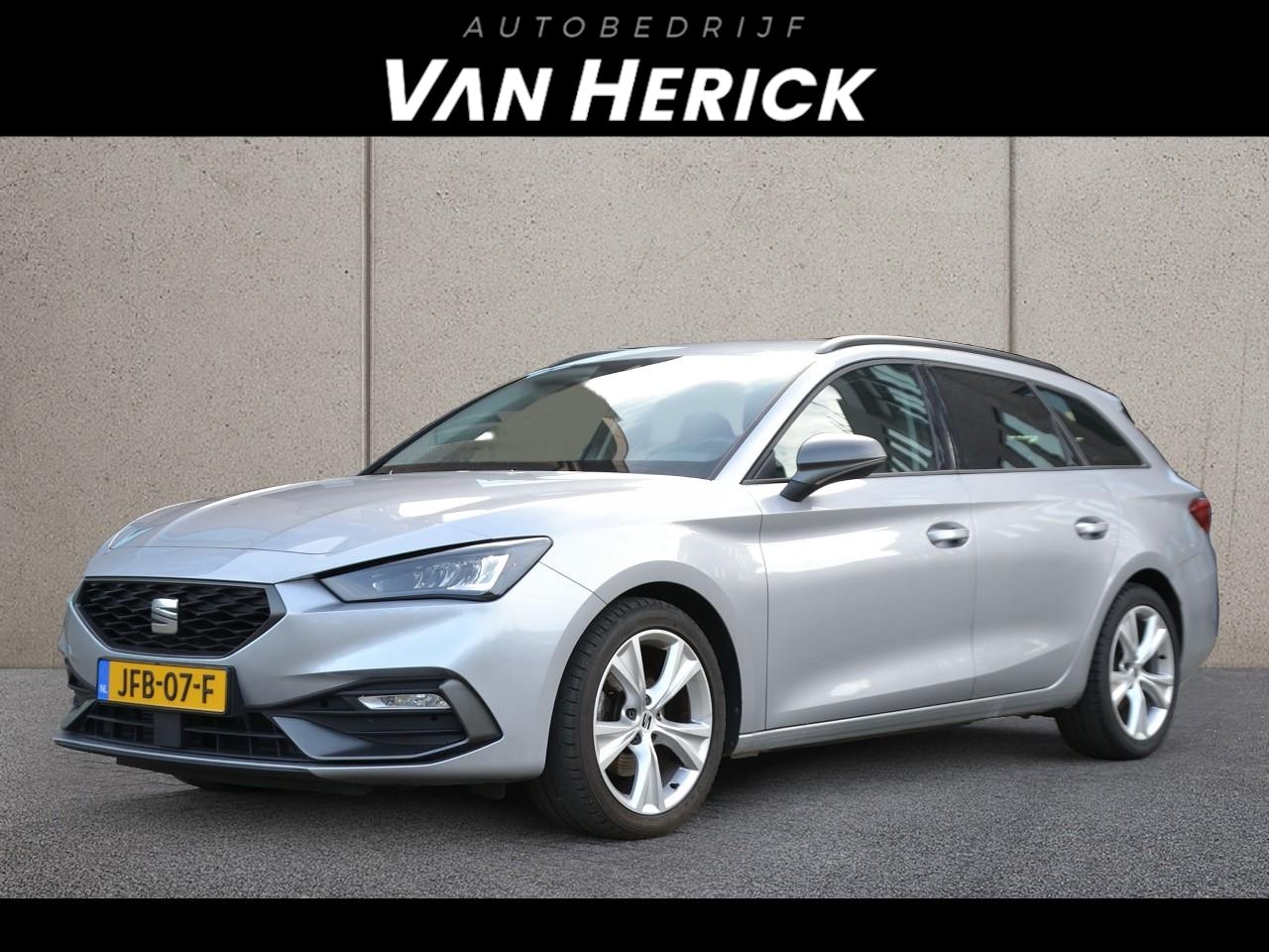 SEAT Leon Sportstourer - 1.5 eTSI 150PK FR Automaat | Carplay | Climate control - AutoWereld.nl