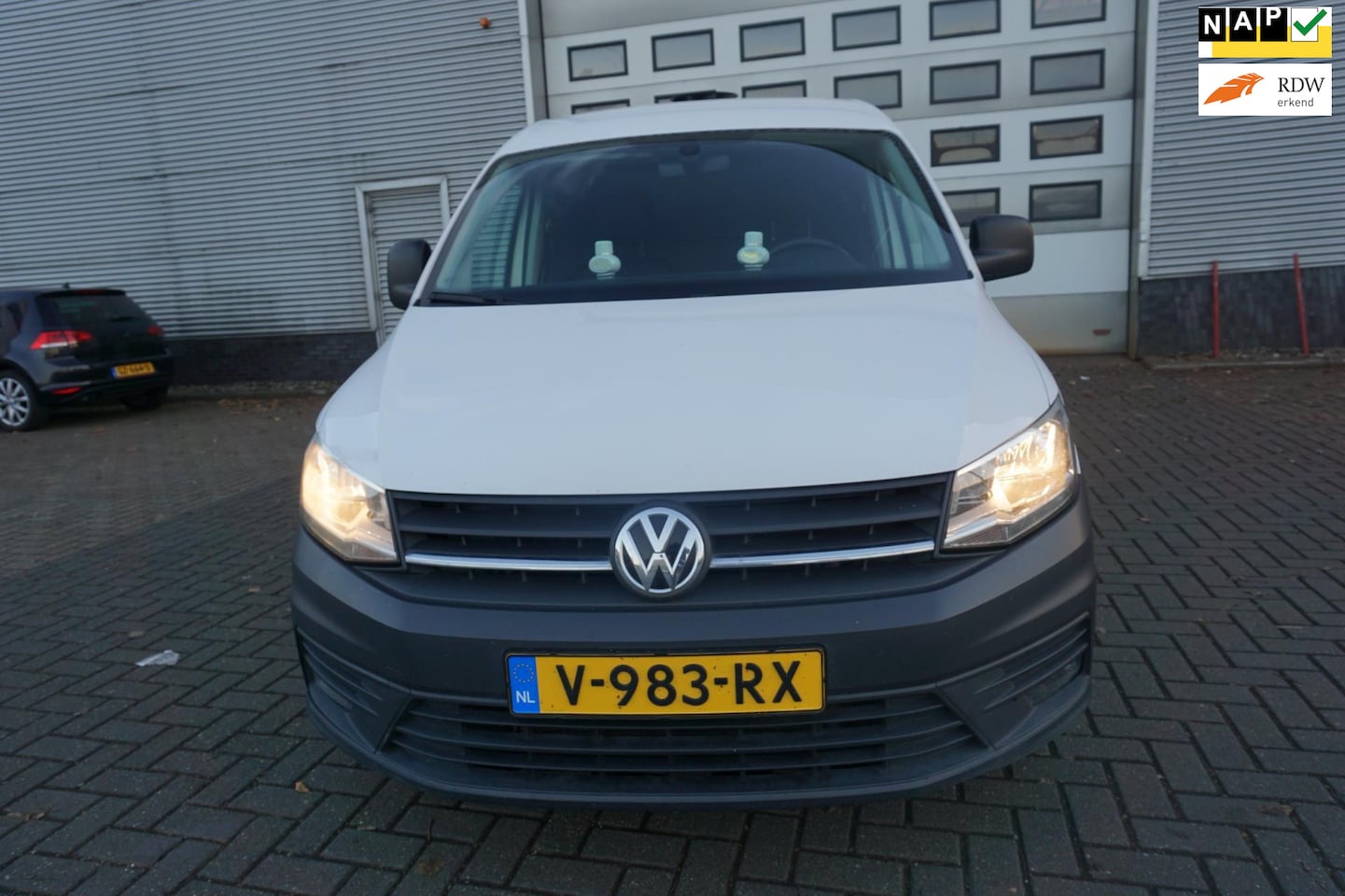 Volkswagen Caddy - 2.0 TDI L1H1 BMT Comfortline /NAVI / NAP / AIRCO - AutoWereld.nl