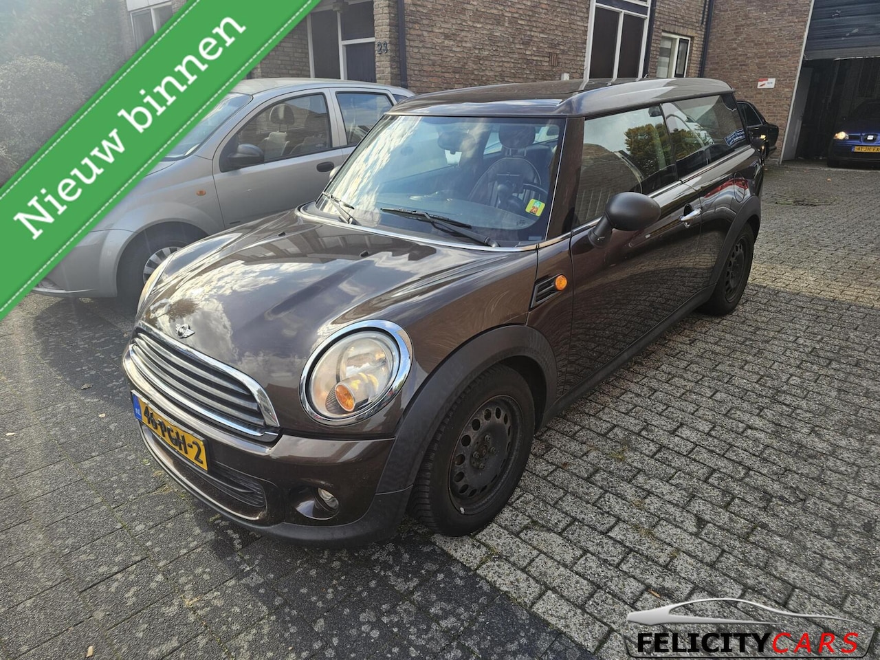 MINI Clubman - 1.6 One Business Line leer - AutoWereld.nl