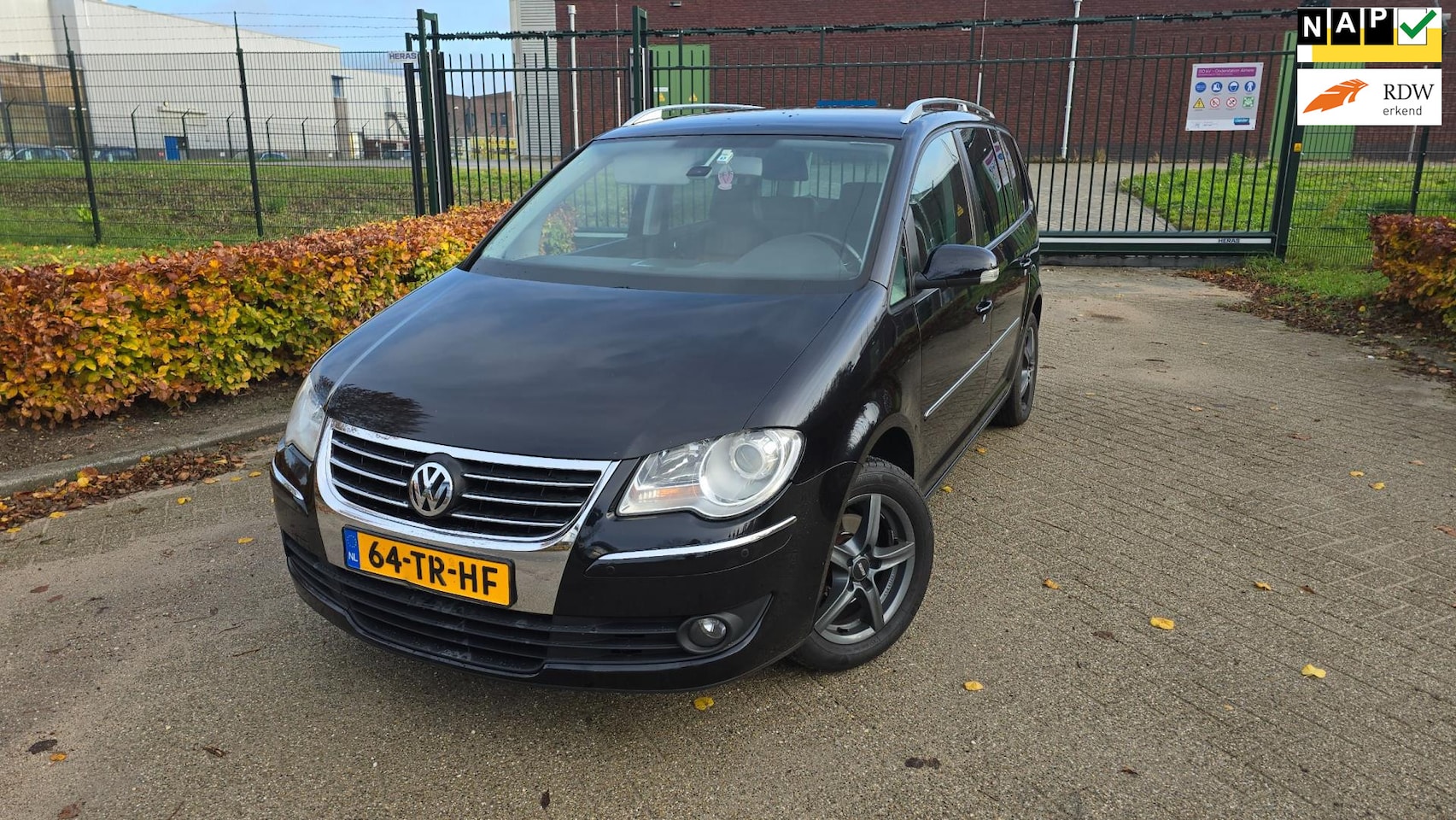 Volkswagen Touran - 1.4 TSI Highline AUTOMAAT LEDER VOL! - AutoWereld.nl