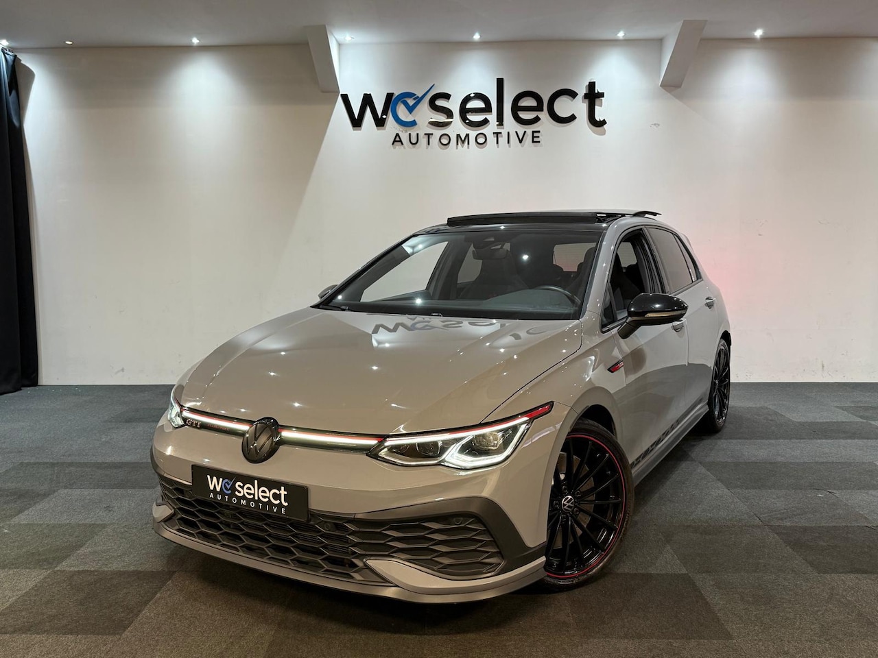 Volkswagen Golf - 2.0 TSI GTI Clubsport 45 Jahre Akrapovic l Pano l IQ l Ambient l Blindspot l BomVol - AutoWereld.nl