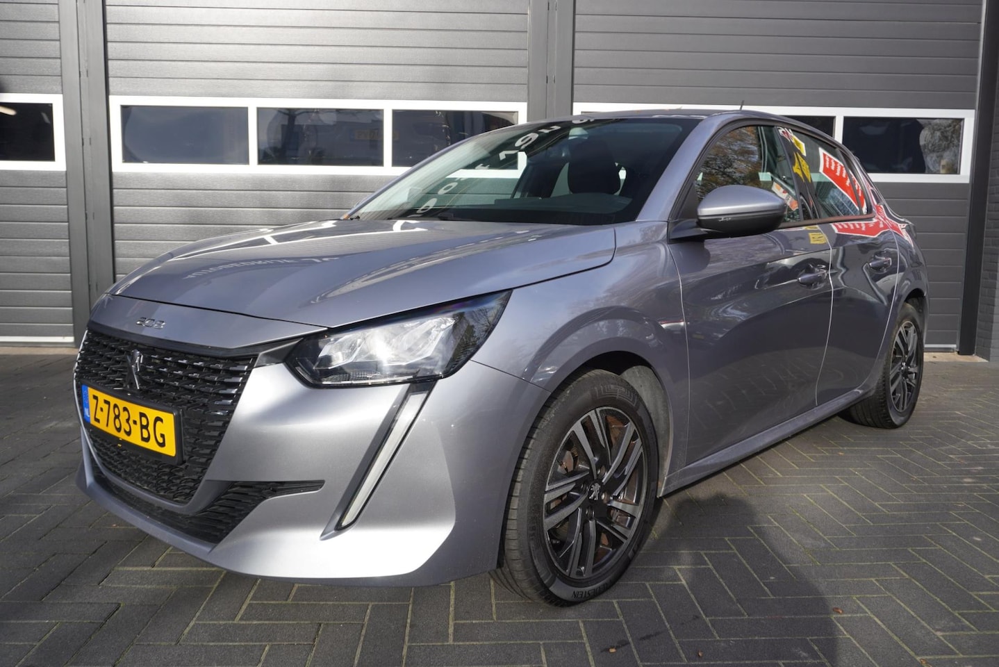 Peugeot 208 - 1.2 PureTech Airco/CC/Carplay/Park.sensoren - AutoWereld.nl