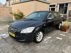 Kia Cee'd - 1.6 Fifteen ISG |Airco| nieuwe banden| nieuwe APK|