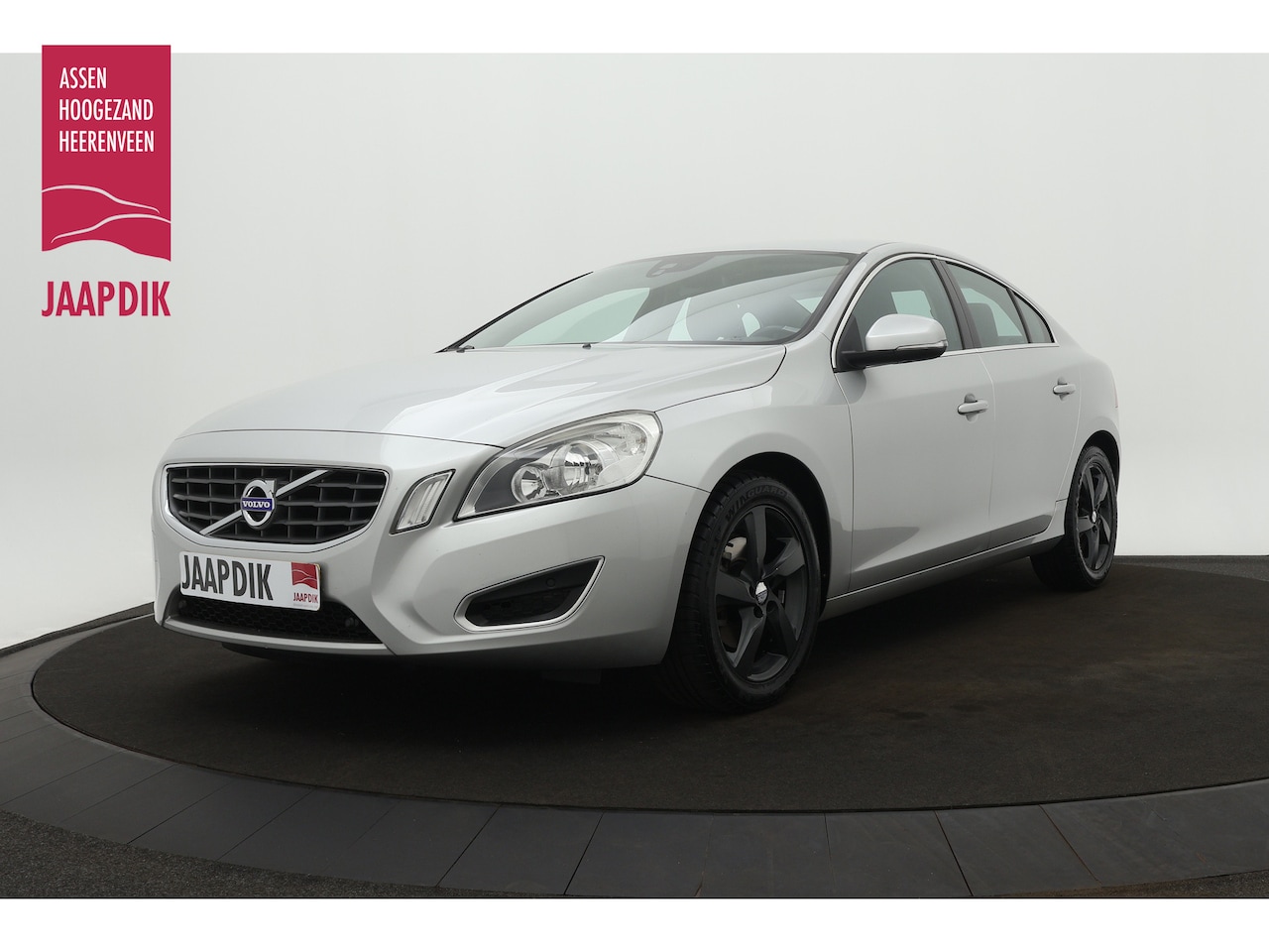 Volvo S60 - BWJ 2011 1.6 180 PK T4 Momentum AUTOMAAT / TREKHAAK / CRUISE / CLIMA / NAVI / PARKEERSENSO - AutoWereld.nl