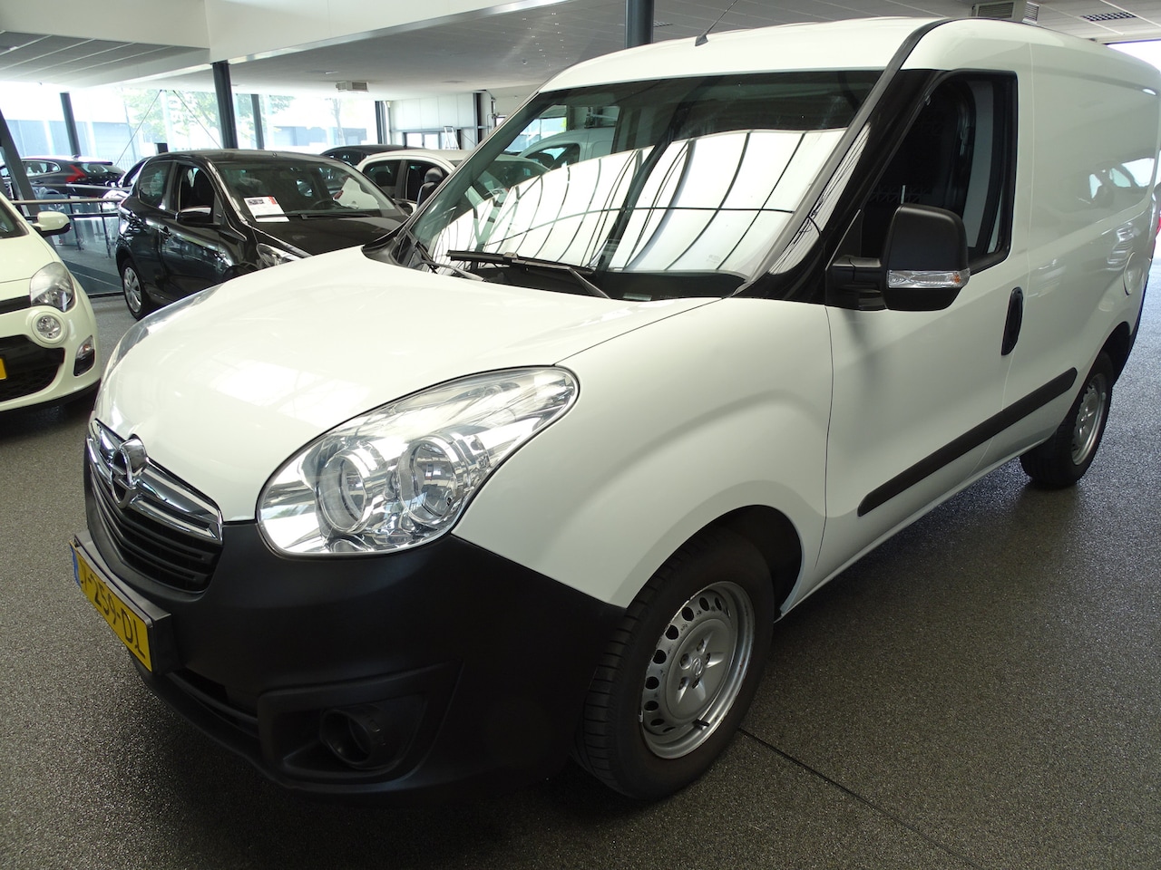 Opel Combo - 1.3 CDTi L1H1 Edition 1.3 CDTi L1H1 Edition - AutoWereld.nl